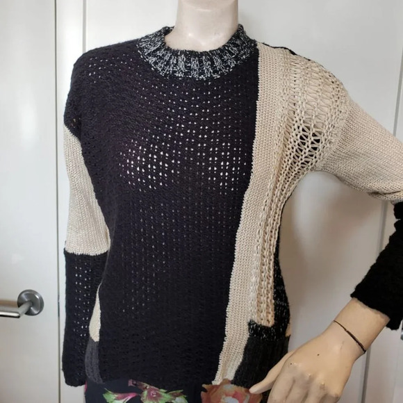 Brand New With  Tags Unique knit patched sweater - Picture 2 of 5